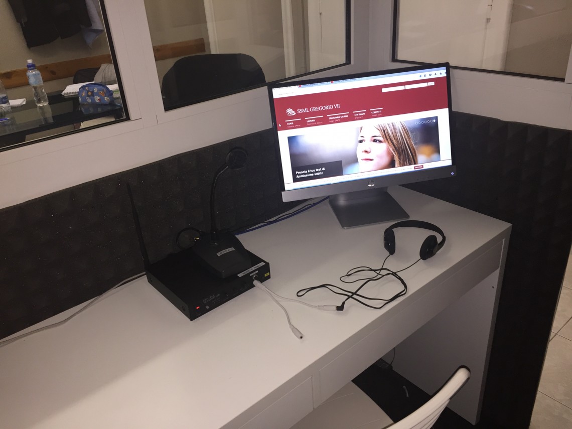 Postazione del Laboratorio di simultanea e consecutiva SSML Gregorio VII